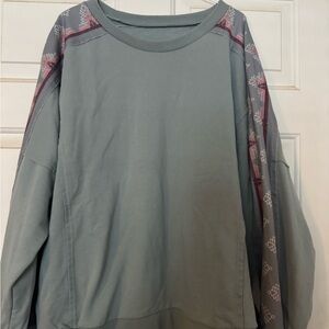 4X Grey/Blue Sweatshirt with Aztec Design